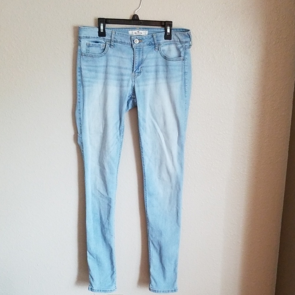 HOLLISTER JEANS!